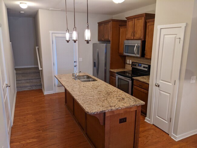 Foto del edificio - 3- Bedroom Townhome in Prosperity Place