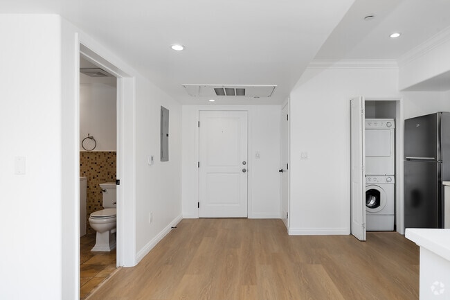 1HAB, 1BA - 900SF - Entrada - 930 S Robertson Blvd