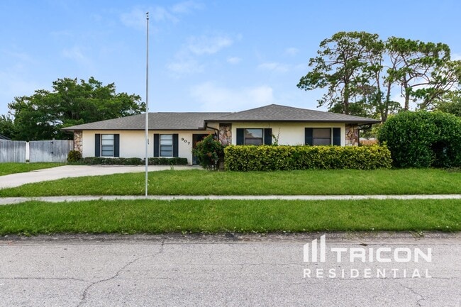 Building Photo - 907 67th Ave Dr W