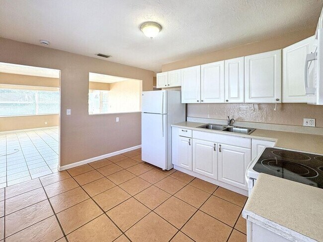 Foto del edificio - 2701 22nd Ave S