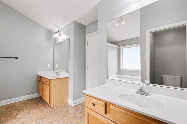 Foto del edificio - 4072 Creekrun Cir