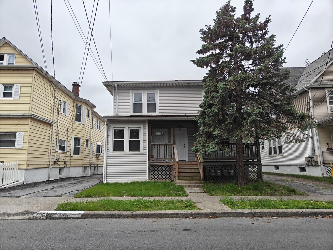 Primary Photo - 372 Mansion St