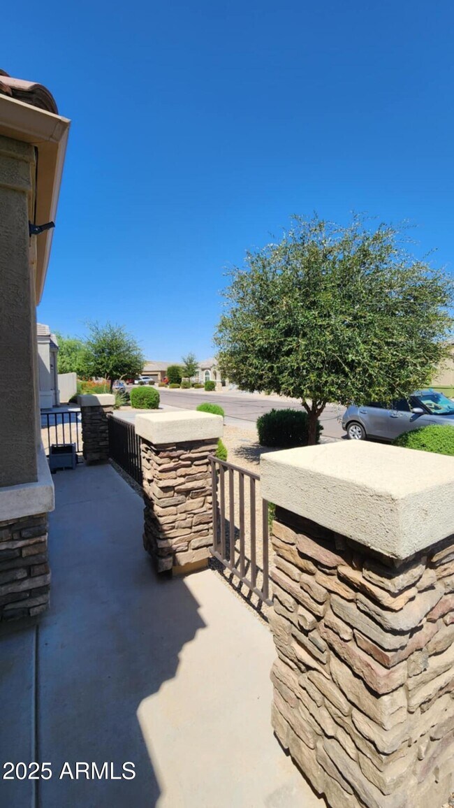 Building Photo - 42037 W Quinto Dr