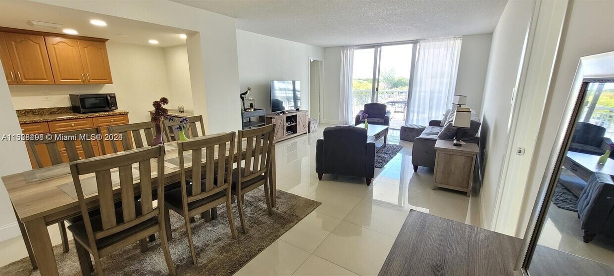 Primary Photo - 18011 Biscayne Blvd