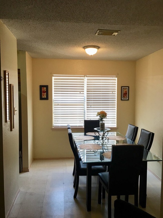 Foto del edificio - 444 Galveston Rd