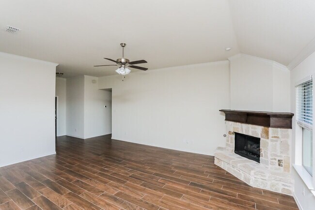 Foto del edificio - 605 Long Prairie Dr