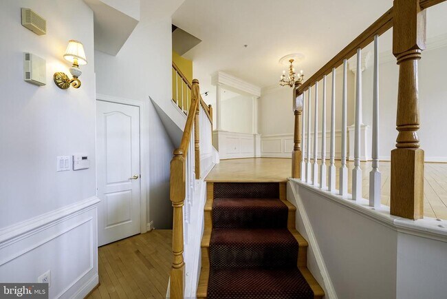 Foto del edificio - 1156 Regal Oak Dr