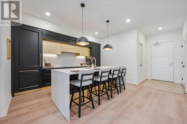 Photo du bâtiment - 6523 Wellington Rd 7