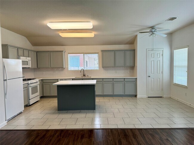 Foto del edificio - 2210 Tremont Trail Ln