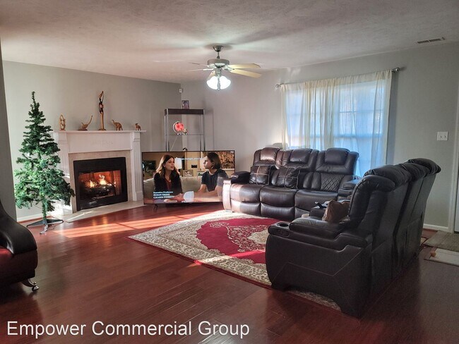Foto del edificio - 3 br, 2 bath House - 834 Broadmore Drive