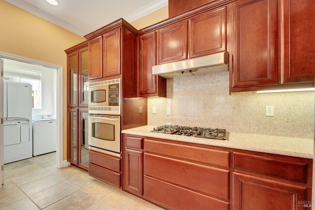 Building Photo - 523 Twin Pines Dr