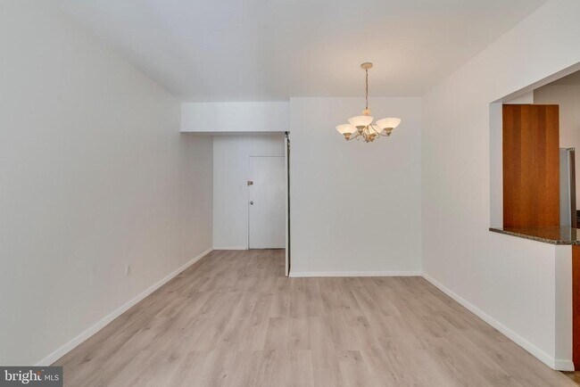 Foto del edificio - 1711 Massachusetts Ave NW