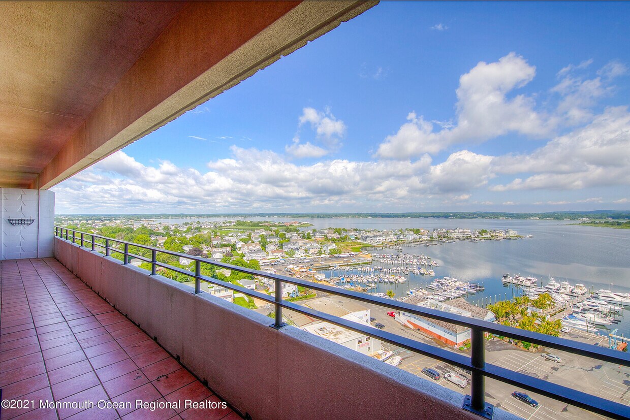 1 Channel Dr Unit 1808, Monmouth Beach, NJ 07750 Condo for Rent in