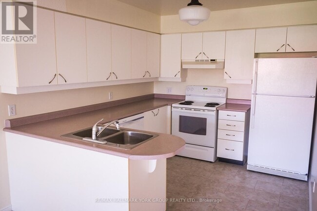 Building Photo - 143-143 Edgehill Dr