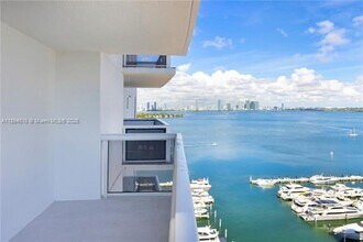 Building Photo - 1800 Sunset Harbour Dr