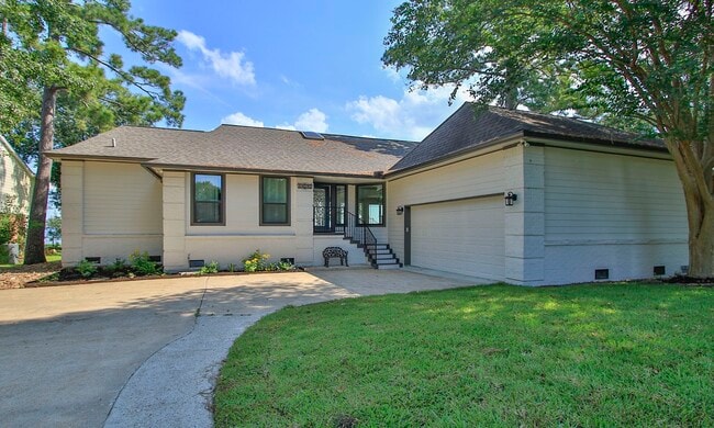 Building Photo - 14535 Diamondhead N