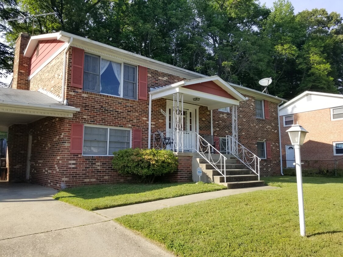 Primary Photo - 6106 Hellen Lee Dr