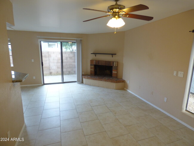 Foto del edificio - 6766 W Ruth Ave