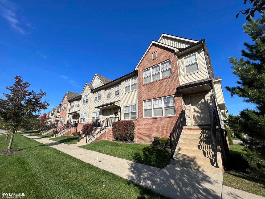 Foto principal - 11637 Squiers Blvd