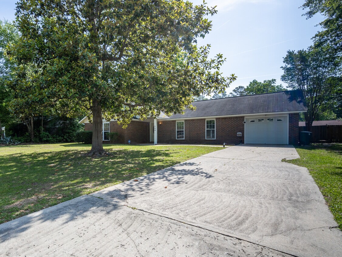 704 Marlborough Ct, Hinesville, GA 31313 House Rental in Hinesville