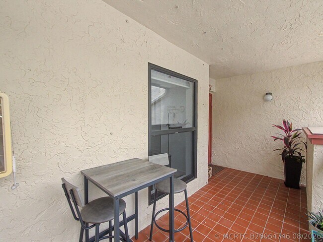 Building Photo - 5154 Oakhill Ln