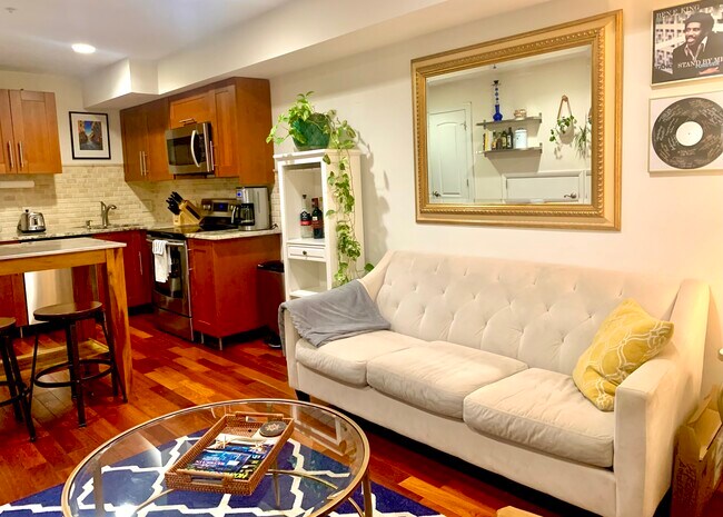 Foto del edificio - 1424 L St SE