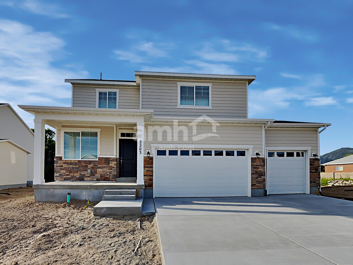 Primary Photo - 2203 E Silverado Lane