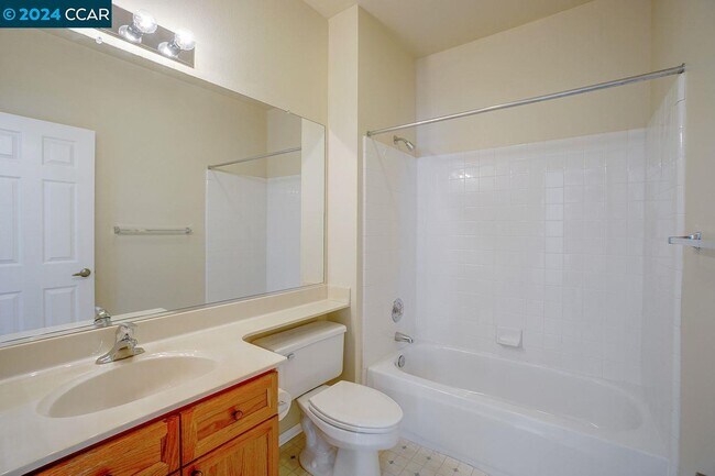 Building Photo - 4403 Coyote Cir