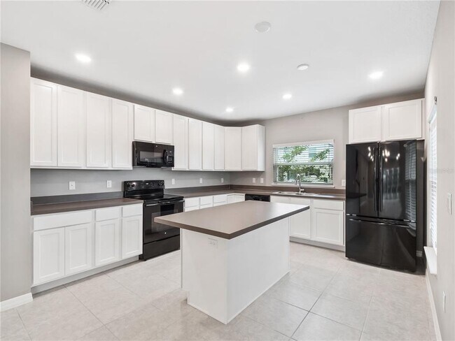 Foto del edificio - 304 Primrose Dr