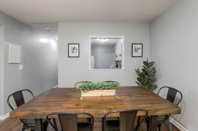 Foto del edificio - 8325 Lowell Ave