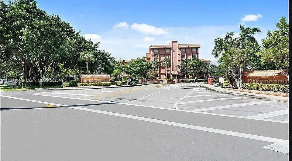 Foto principal - 1201 River Reach Dr