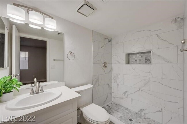 Building Photo - 853 Rock Springs Dr