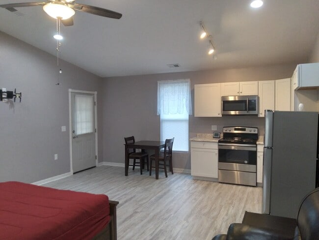 Dining - 1284 Mackey Scott Rd