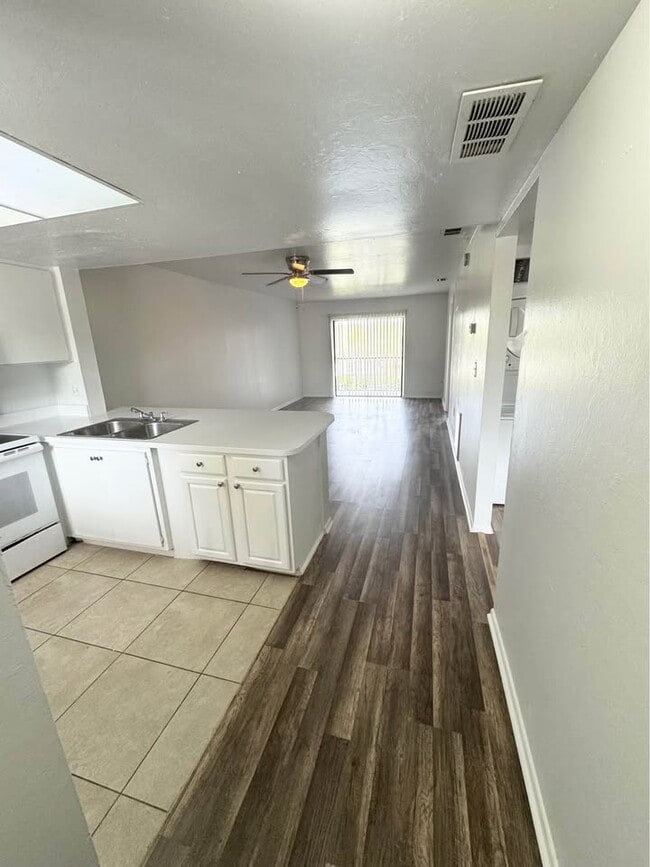 Foto del edificio - 2700 Park Windsor Dr