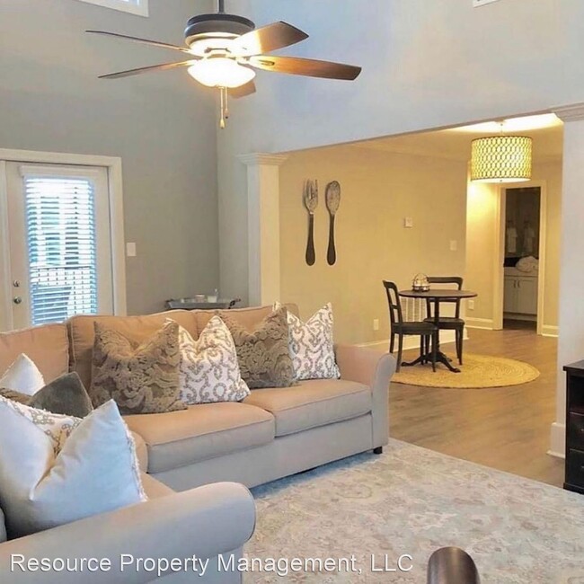 Building Photo - 2 br, 2 bath Apartment - 535 Forrest Avenue