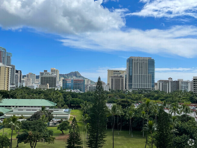 Building Photo - 1910 Ala Moana Blvd