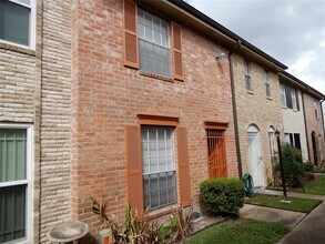 Building Photo - 1715 Moritz Dr