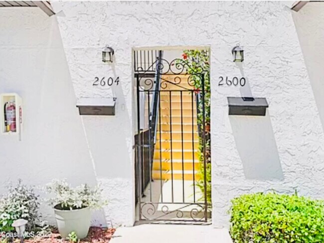 Front entrance - 2604 Demaret Dr