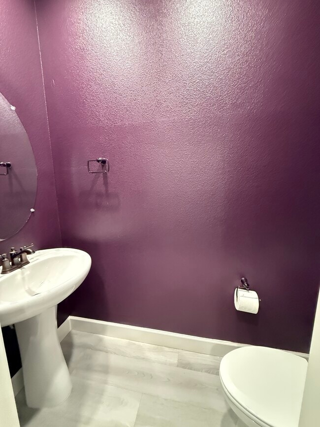 Foto del edificio - 2324 Henri Ln