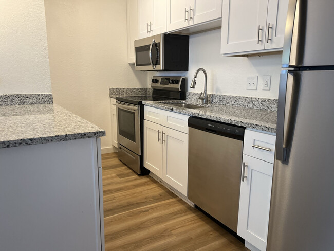 Unit Kitchen - Ventura Landing