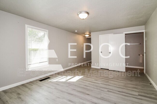 Foto del edificio - 704 Tiffin Ave
