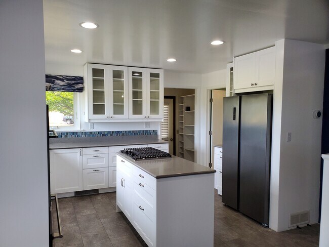 Foto del edificio - 3888 N West River Rd