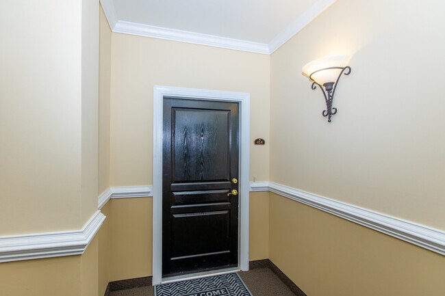 Foto del edificio - 414 Glencrest Pl