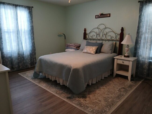 Building Photo - 212 Mill Pond Dr