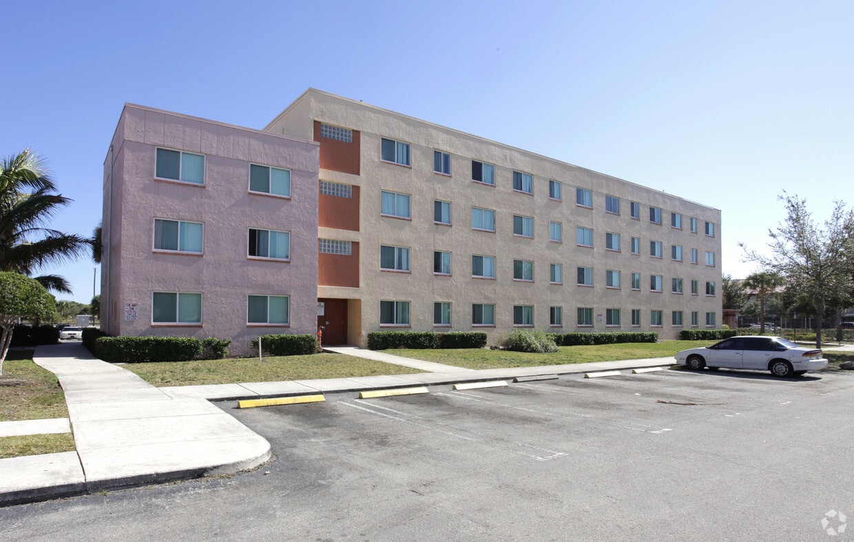 Palm Grove Apartments West Palm Beach FL Apartments com Palm Grove Apartments West Palm Beach FL Apartments com