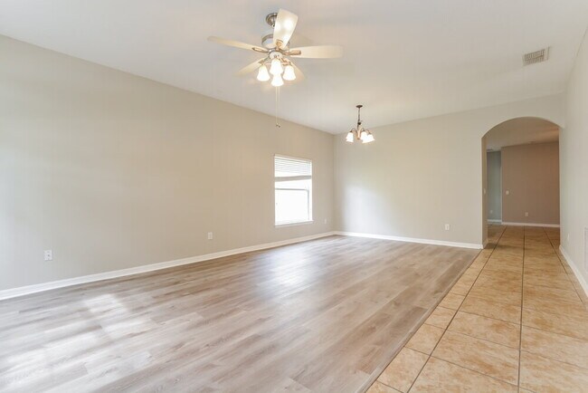 Building Photo - 416 Marathon Ln