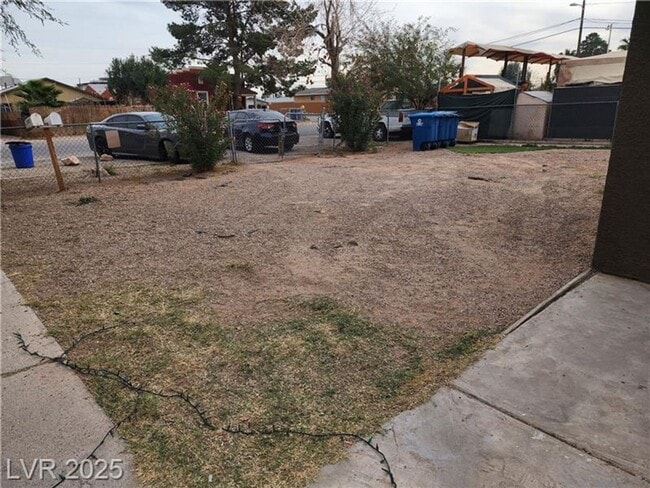 Building Photo - Remodeled Single-Story Duplex