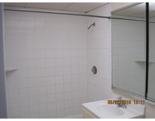 Building Photo - 32 Shrewsbury Green Dr