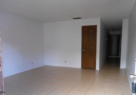 Foto del edificio - 2007 N Kelley Ave