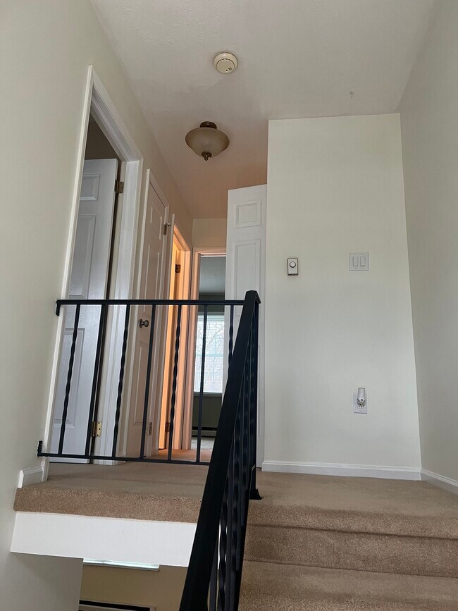 Building Photo - 336 Black Hills Dr